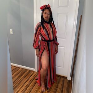 Striped sexy high neck, low-cut dress with slit